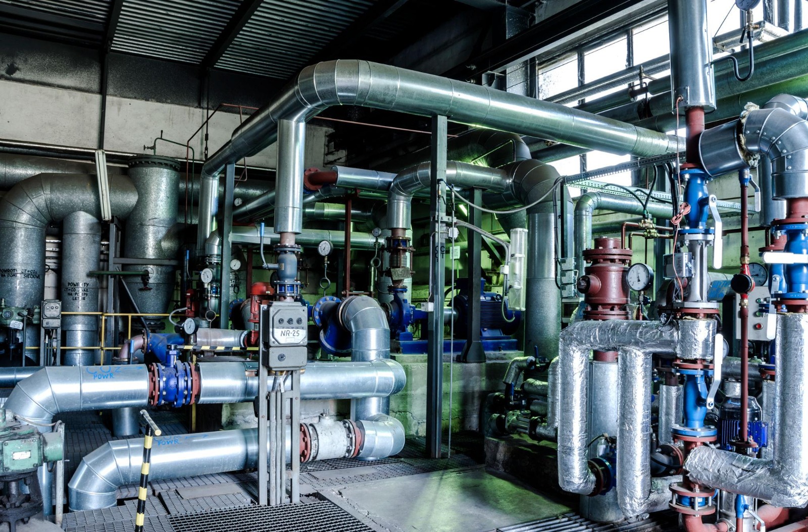 Alloy Steel Pipe Fittings for Power Generation: Materials & Standards